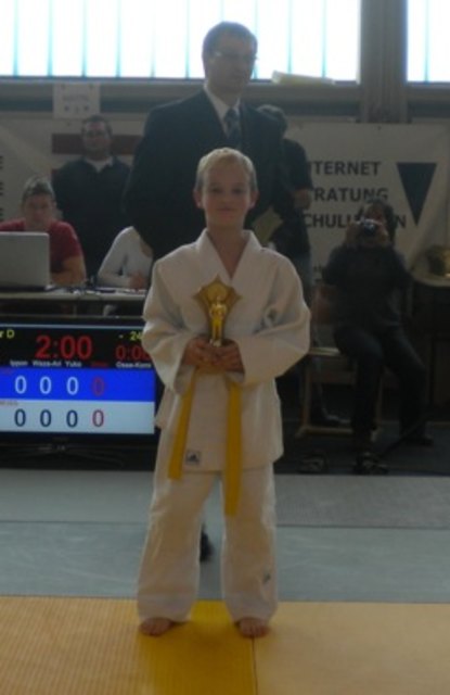 Kevin beim Schlumpfturnier 2010 - 1. Platz