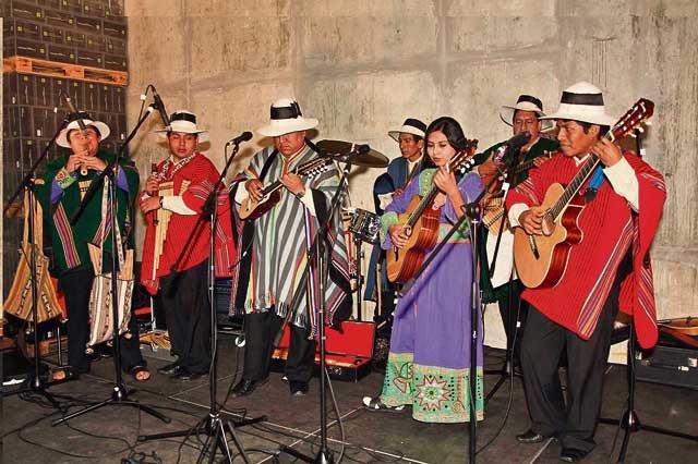 Sacambaya spielten ihre bolivianischen Weisen bei einem Benefizkonzert im Weingut von Alfred und Maria Ploder am Rosenberg.                                    Foto: WOCHE