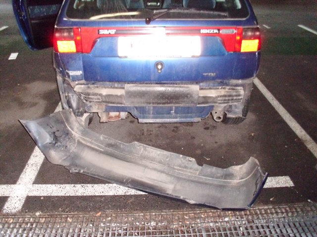 Das komplette Heck wurde demoliert. Das Auto ist nun ein Totalschaden. Reparatur lohnt sich nicht mehr. | Foto: Batoha