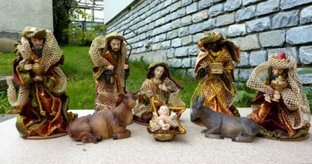 Wunderschöne Ankleidekrippenfiguren