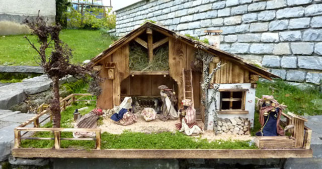 Alpenländische Weihnachtskrippe Modell Mariazell zu besichtigen in Alfredos Krippenausstellung in Alterilz