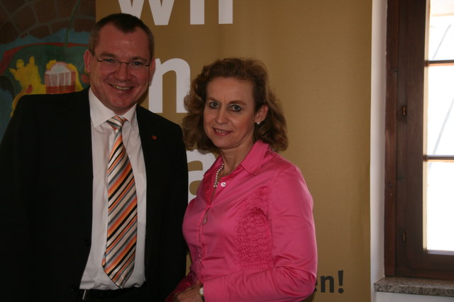 Das ÖVP-Führungsduo Bgm. Hannes Tratter und Vizebgm. Eva Posch will in Hall wieder mehr investieren.