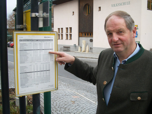 Wer in Hüttau auf ein öffentliches Verkehrsmittel wartet, der wartet lange! Auf dieses Problem weist Bgm. Rupert Bergmüller im Gespräch mit dem BEZIRKSBLATT hin.