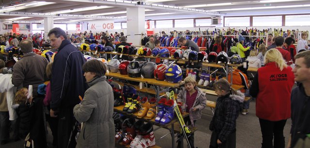 Enormer Andrang: Bei der Wintertauschbörse in Saalfelden wurden knapp 1.400 Besucher verzeichnet.