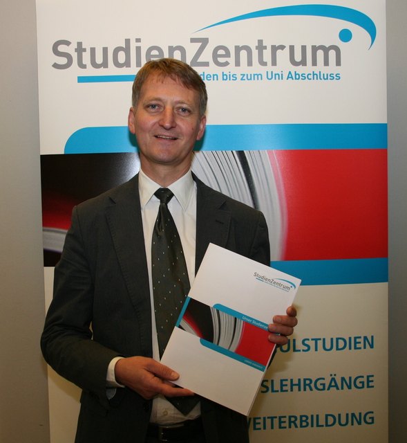 Dr. Wolfgang Schäffner will in den nächsten zwei Jahren die Anzahl der SMC-Studenten verdoppeln