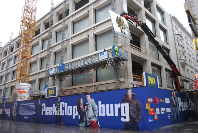 Die Bauarbeiten am neuen P&C-Weltstadthaus gehen zügig voran.