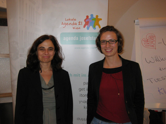 Barbara Felkel (links) und Doris Berghammer (rechts) von der Agenda Josefstadt freuten sich über das rege Interesse am Thema Klimaschutz.