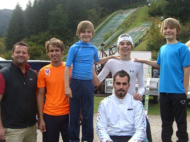 Bild: Andi Maxonus, Lukas Klapfer, Claudio Mörth, Kevin Göschl, Trainer Tom Hörl, Francisco Mörth