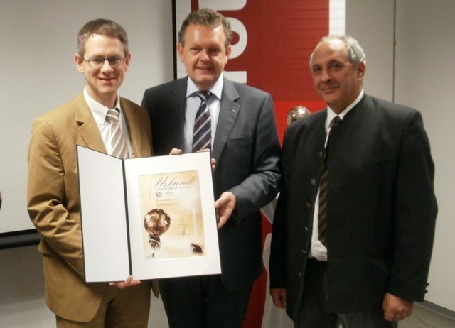 Weingutsleiter Wolfgang Hamm, Dir. Manfred Graf, MIM (Landesdirektor Bausparkasse Wüstenrot AG in St. Pölten), Ing. Wolfgang Neumann (Energy Globe-Gründer)