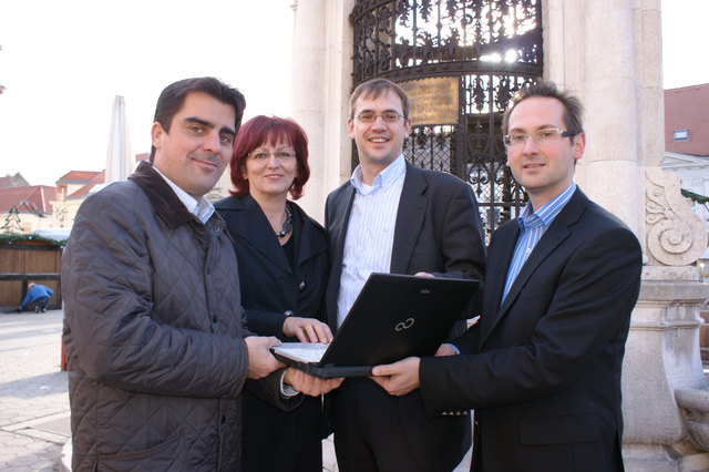 Bgm. Christian Gepp, StR Gabriele Karanz, Ruben Wasicky und Wirtschaftsklub-Obmann GR Andreas Minnich sind schon auf die Homepage gespannt, die am 26. 11. 2010 online gehen wird.