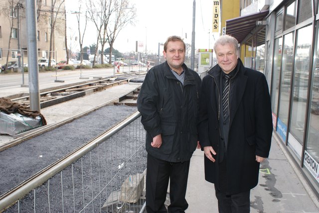 Roland Schmalzhofer (l.) und Gerhard Blöschl stellten sich den Fragen und Beschwerden der Anrainer.