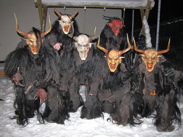 Auch die Pass aus St. Koloman war beim Krampuslauf in Lungötz vertreten.