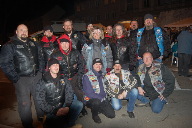 Feierten gemeinsam im Advent zu Gunsten kranker Kinder: die Biker des Bezirks Korneuburg.