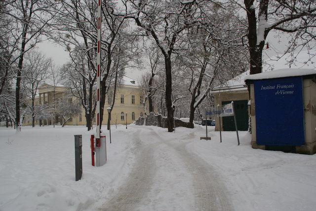 Bei einer neuen Widmung der Fläche rund um das Lycée Francais de Vie nne – am Foto ist das im Areal befindliche Palais Clam-Gallas zu sehen – soll ein öffentlicher Durchgang berücksichtigt werden