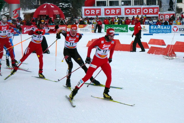 Spannende Verfolgungsjagden wie hier in der Ramsau stehen bei der Nordischen Kobination auf der Tagesordnung