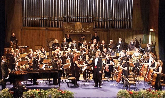 SFK-Symphony Orchestra unter Prof. Ernest Hoetzl