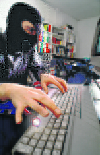Hacker bedienen sich tausender privater PCs, um große Firmen lahmzulegen. Allein dadurch entsteht bei einem Angriff Schaden in Millionenhöhe.