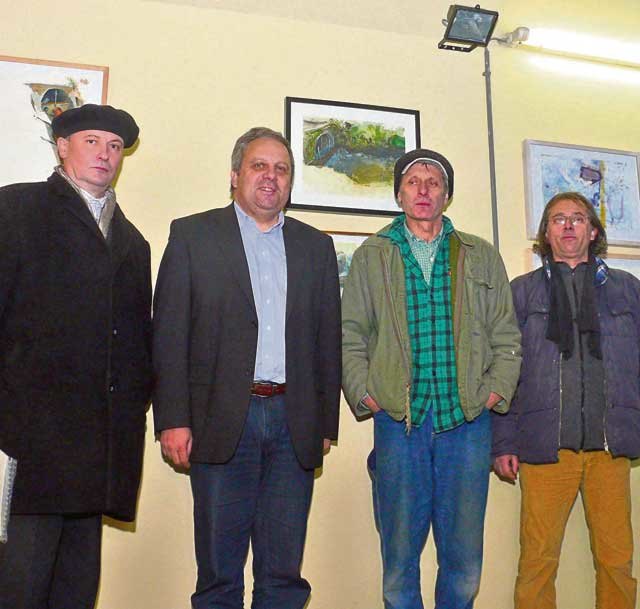 Kunstexperte Joachim Baur, Bürgermeister Werner Gutzwar, Künstler Josef Schützenhöfer und Biennale-Initiator Günther Pedrotti im Wasserwerk.