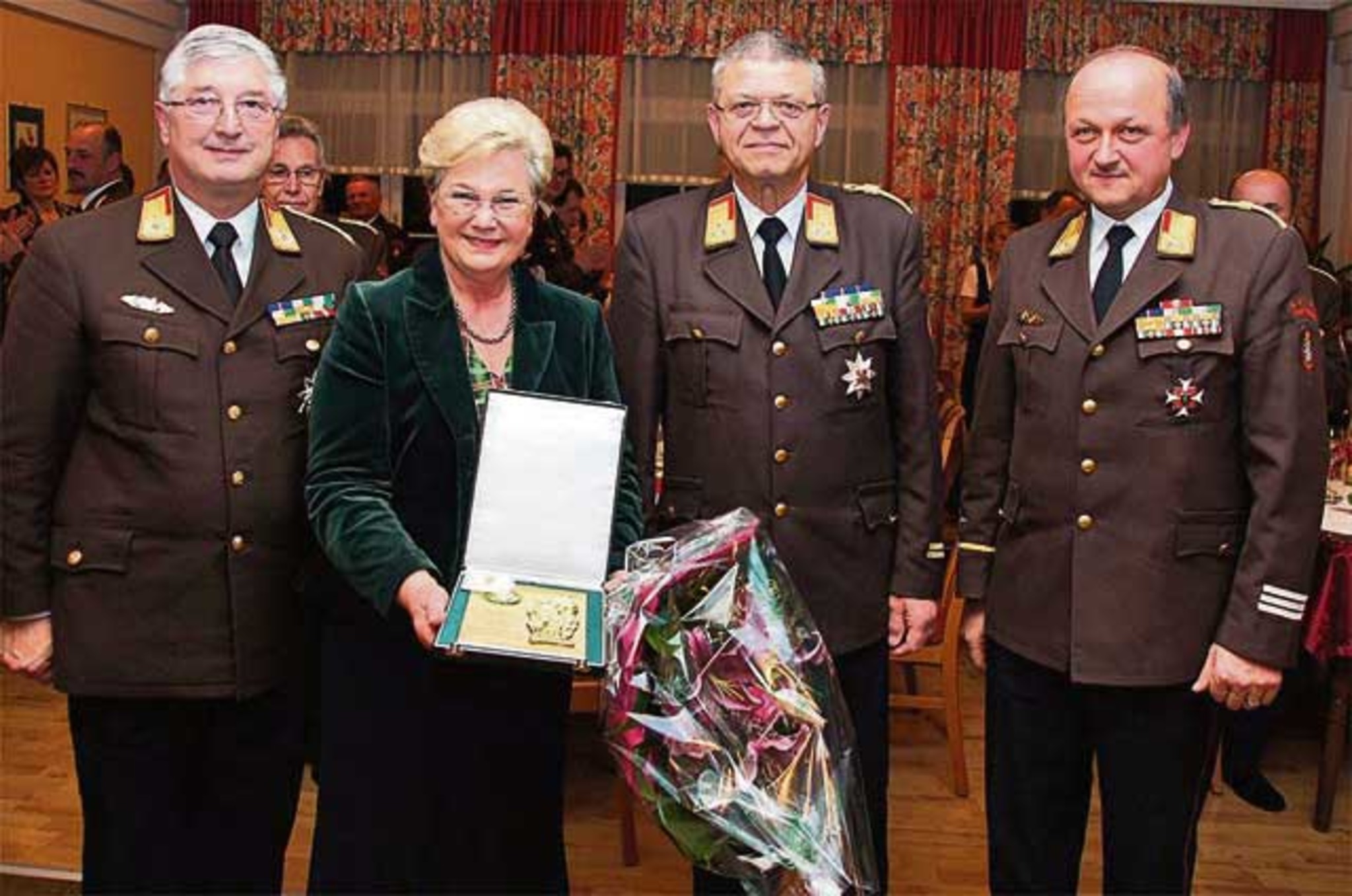 Floriniplakette in Gold für Walburga Beutl GrazUmgebung