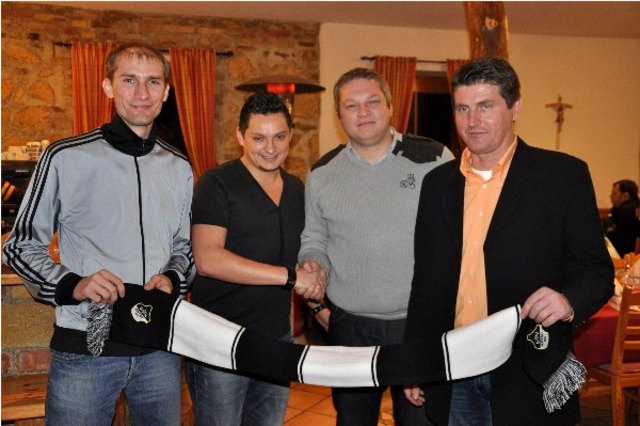 Leeb Güntsch ist zurück - Sektionsleiter Herbert Bucsich, Günther Leeb, Gerhard Wograndl, Trainer Miro Trkulja
