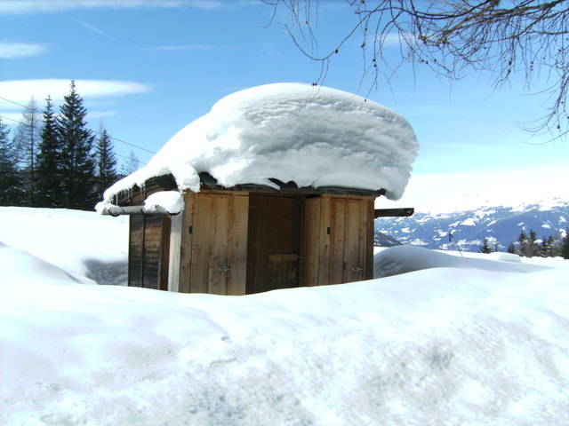 a kleine Skihütte