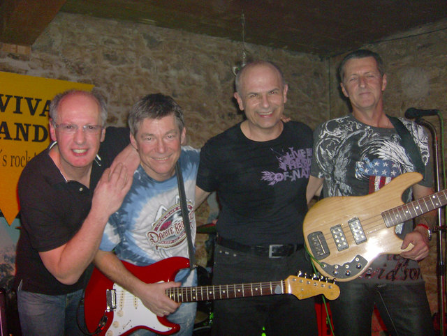 REVIVAL-BAND im Freysitz
