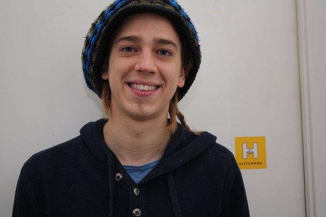 Immer ein Lächeln auf den Lippen. Mit seiner positiven Aura möchte Neo-Streetworker Patrick Mathiaschitsch bei Feldbachs Jugendlichen einiges bewirken.