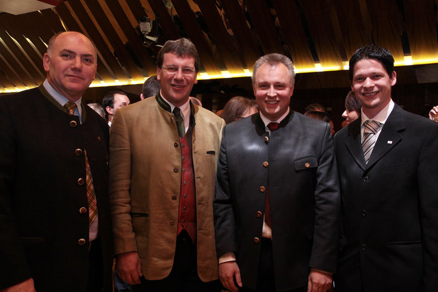 Die  Landtagsabgeordneten Hannes Staggl und Jakob Wolf mit Bgm Stefan Weirather und GR Christoph Stillebacher