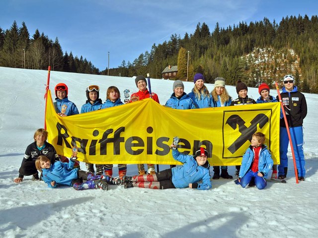 Die erfolgreichen Sportunion-Nachwuchsracer beim Rennen in Kasten