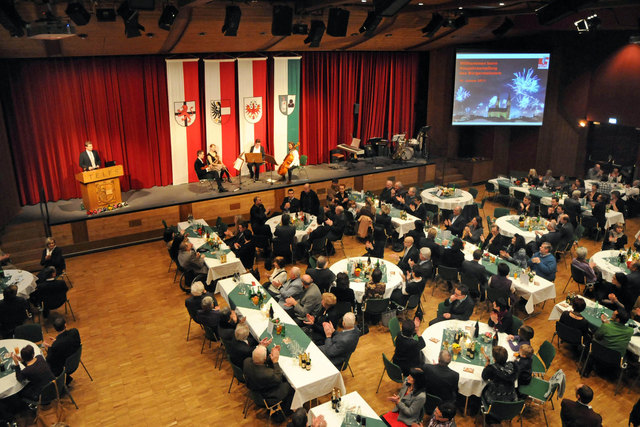 Viele Informationen zum Gemeindegeschehen, kulinarische Genüsse („Culinarium Alpentraum“), Trompetenklänge, Streichquartett von der Musikschule und „Jazz n‘ more“ wurden geboten! | Foto: MGT/ Dietrich