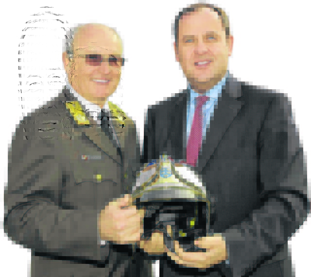 Josef Pröll mit Josef Buchta, Präsident des Bundes- Feuerwehr- Verbandes | Foto: BMF