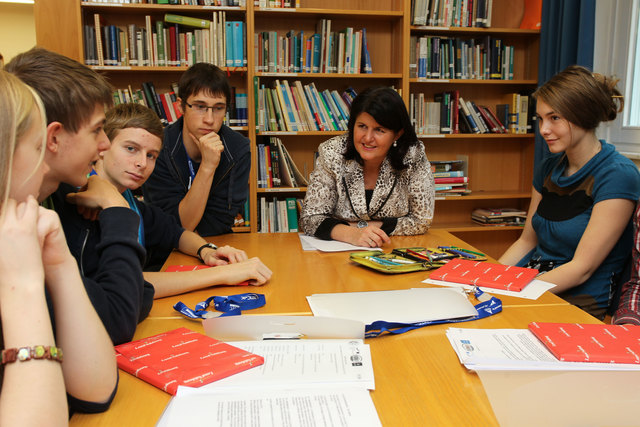 Definitiv keine Herbstferien mehr wollen die Lungauer Schüler, Eltern und Lehrer. Auf dieses Urteil reagierte LH Gabi Burgstaller (Bild) umgehend. | Foto: Franz Neumayr