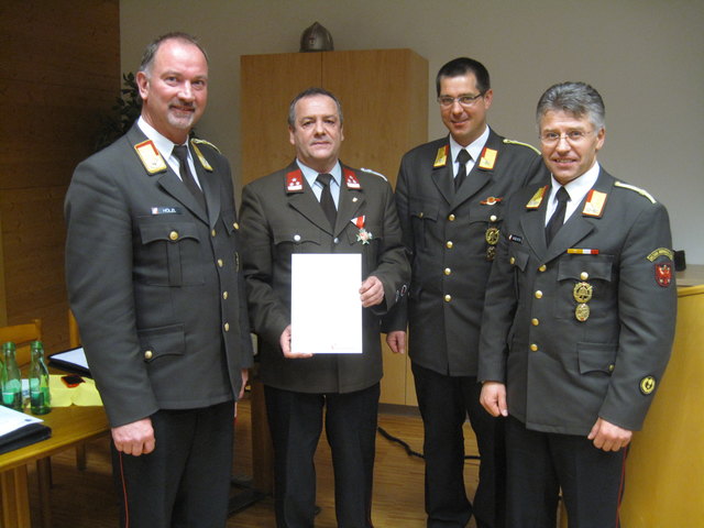 LFKSTV LBDS Peter HÖLZL, HLM Klaus KÖSSLER, Abschnittskdt. ABI Jörg Degenhart und Bez. Kdt.Stv. BR Reinhard Kircher | Foto: FF Inzing
