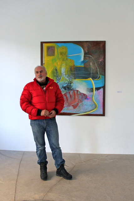 Nikola Vujasin mit einem Bild von Mario Neugebauer.