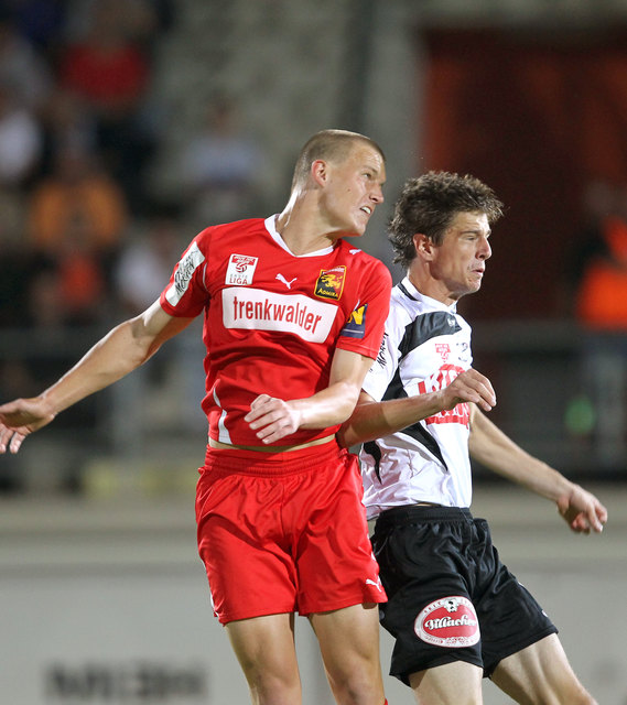 Christian Falk (re.) bleibt bis Sommer 2012 beim WAC | Foto: Kuess