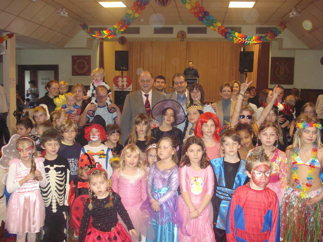 Kreative Kostüme, liebevoll gestaltet, gab es beim gut besuchten Kindermaskenball in Trumau zu sehen. | Foto: privat