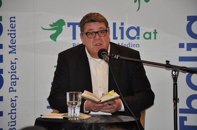 Patrick Tschan fesselte die Zuhörer mit Ausschnitten seines Buches