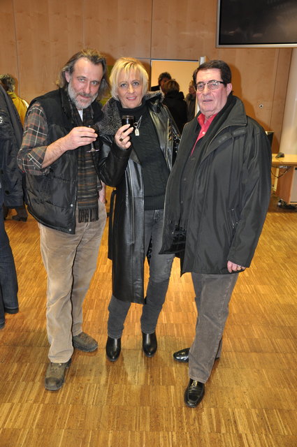 Josef, Ilse und Andre haben den Thriller bereits erworbe