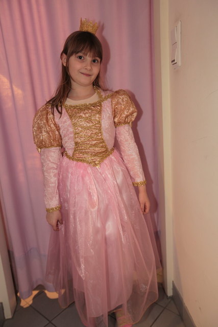 Plötzlich Prinzessin: Irina (8) aus der Donaustadt (von Babsi’s). Kosten fürs Ausborgen: 20 Euro.