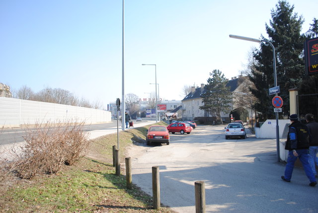 Im Bereich des Grünstreifens soll die Lärmschutzwand errichtet werden.