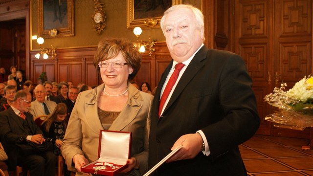 Bürgermeister Häupl verlieh Marianne Klicka die Ehrung