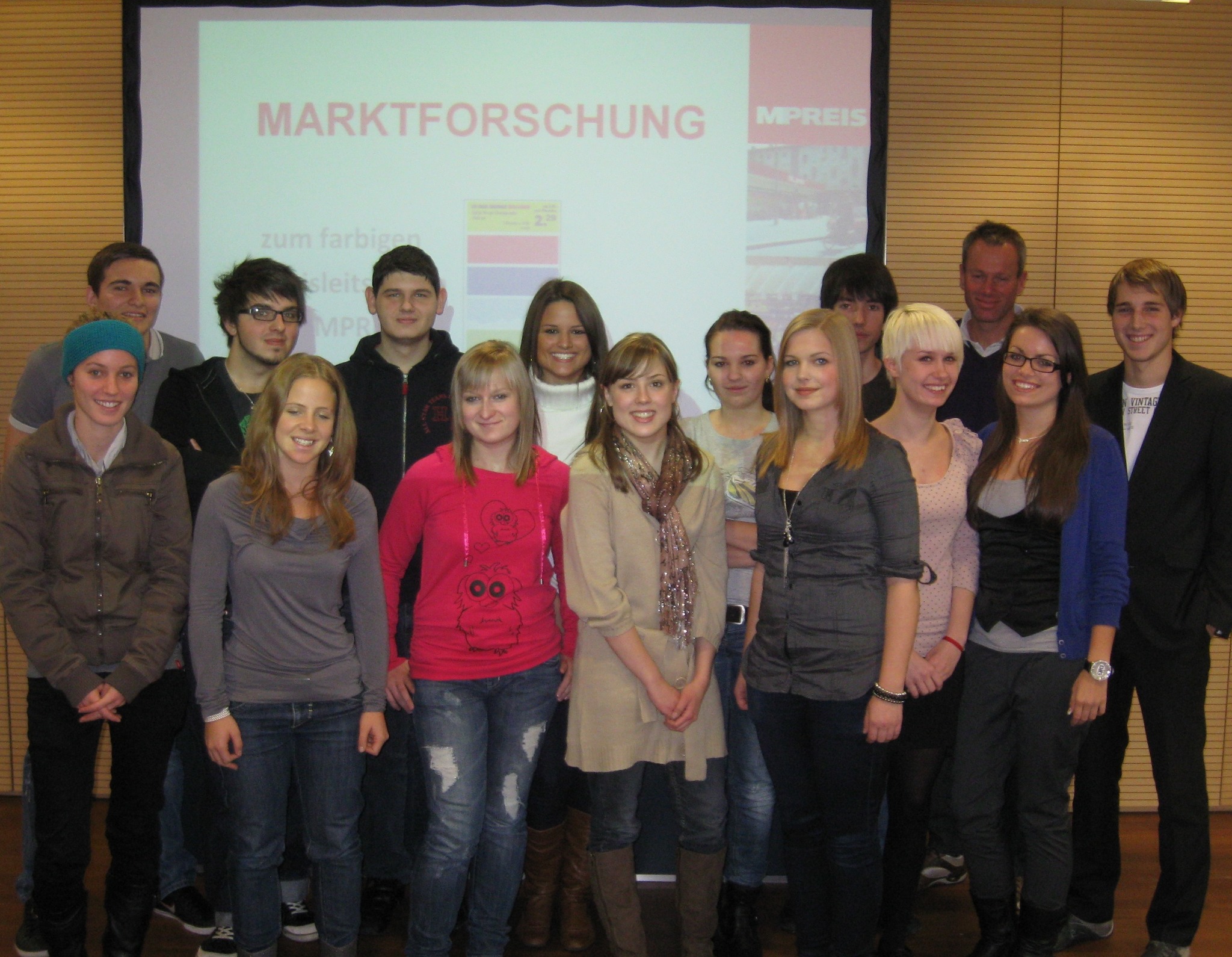 SchülerInnen der HAK Hall sammeln Berufserfahrung HallRum