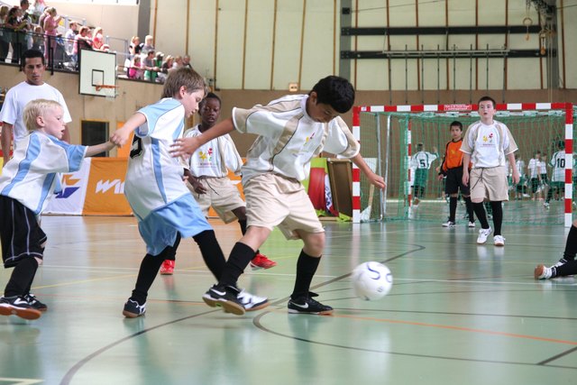 Mini-Kicker melden sich zum kostenlosen Training. | Foto: Archiv