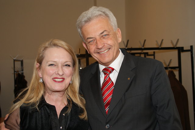 Irmingard Floegl, stellvertretende Obfrau des Kulturvereins gemeinsam mit Nationalratsabgeordnetem Michael Ikrath