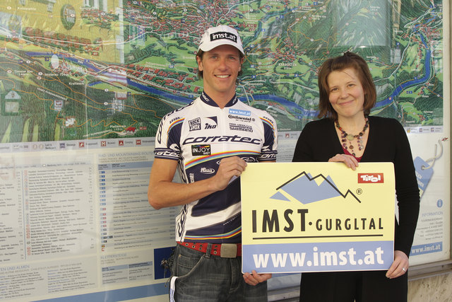 Radprofi Guido Thaler mit TVB Imst-Gurgltal GF Alexandra Flür | Foto: Privat