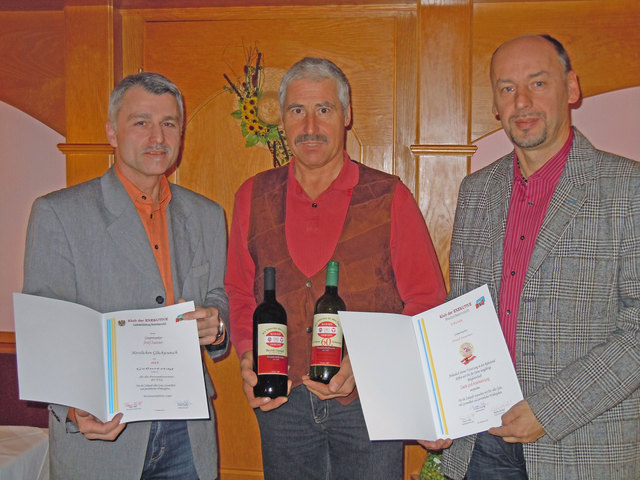 Gratulation vom Klub der Exekutive zur Pensionierung und zum 60. Geburtstag für Pepi Sautner.Foto: privat