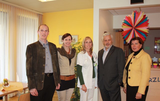 Erfahrungsaustausch: Gerald Zwinger, Angelika Uher, Dagmar Endl, LAbg. Johann Bacher und Renate Schwarz. | Foto: Hartmannspital