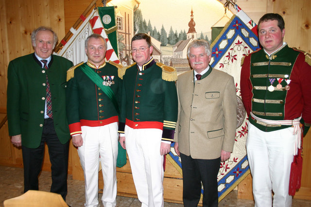 Jahreshauptversammlung im Gasthof Grübl: Franz Meißl, Albert Planitzer, Dechant Markus Danner, BH HR Robert Kissela und Martin Ernst jun. (v. li.). | Foto: Peter Moser