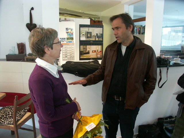 September 2010: Obfrau Sr. Judit Nötstaller mit dem ehrenamtlichen Martiniladen-Architekten Andreas Pfenniger