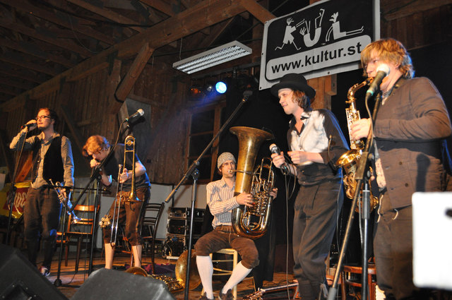 HMBC sorgte im Kulturhaus und in der Freizeithalle für gute Stimmung.